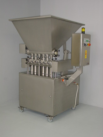 Plnění tekutých hmot s měkkými kousky