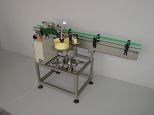 Etiketovací stroj typ MES Mavet