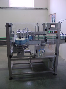 Etiketovací stroj typ MES Mavet